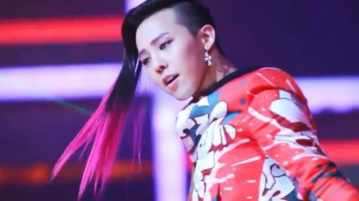 G-dragon Fantastic Baby MV Hermes scarf jacket