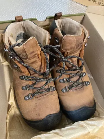 KEEN 등산화 24.5cm