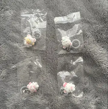 캡슐 토이 산리오 포근포근 스노우 메지루시 액세서리 4점