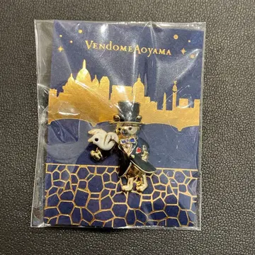 VENDOME Aoyama 매지션 핀 배지