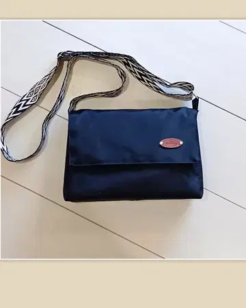 블랙 나일론 옥스 숄더백