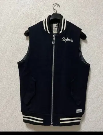 베드윈 멜톤 베스트 /2 블랙 로고 체인 스티치 자수 블랙