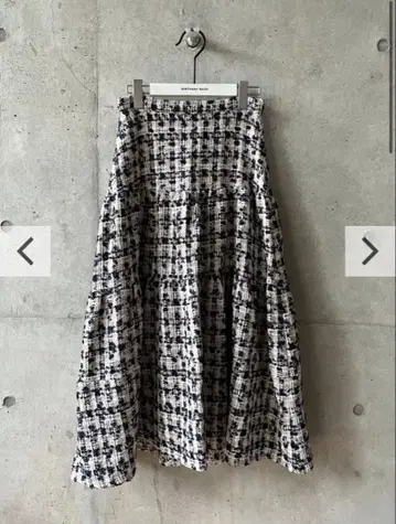 벌스데이 바쉬 NAVY TWEED MIDI SKIRT