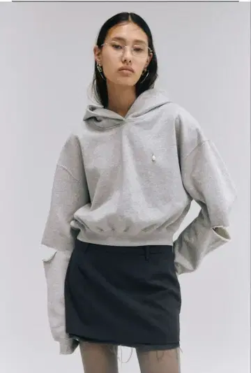 josemoon/SLIT SHORT HOODIE