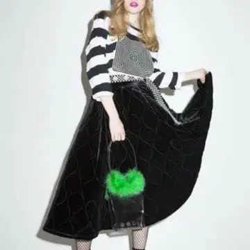 Trinca unplusun 벨벳 퀼팅 스커트