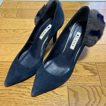 DIANA 네이비 스웨이드 퍼 하이힐