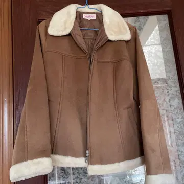 무스탕풍 브라운 자켓