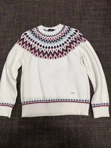 GUESS 화이트 니트 M 사이즈