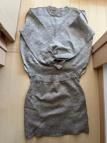 그레이 계열 셋업 타이트 스커트