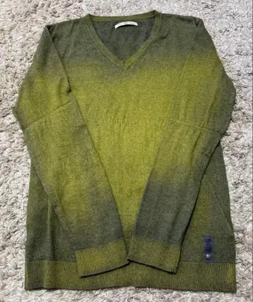 새상품급 REPLAY 그레이 V넥 캐시미어 스웨터