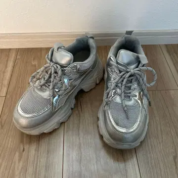 로리즈팜 통굽 스니커즈 실버 익명 배송