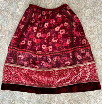 무릎 아래 기장 Jane Marple Dans le Salon 스커트