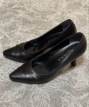 [컨디션 최상] 다이애나 22cm 펌프스 DIANA