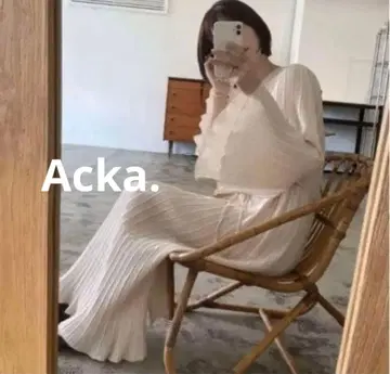 택 포함 미사용 새상품 Acka 플리츠 롱 원피스