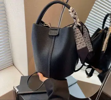 블랙 버킷 숄더백 스카프 포함