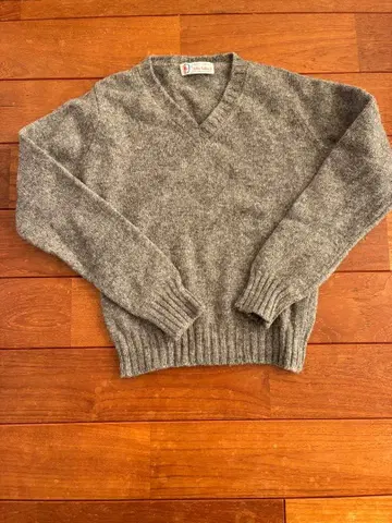 존타락 울 100% 그레이 V넥 스웨터