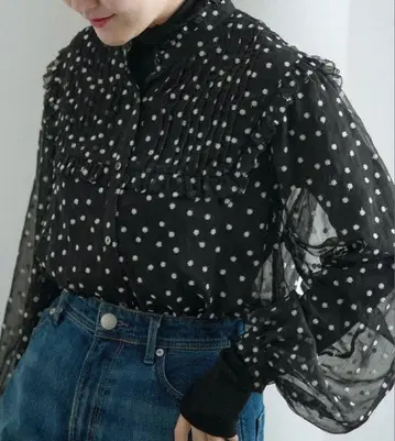 새상품 IENA 양류 프릴 핀턱 블라우스