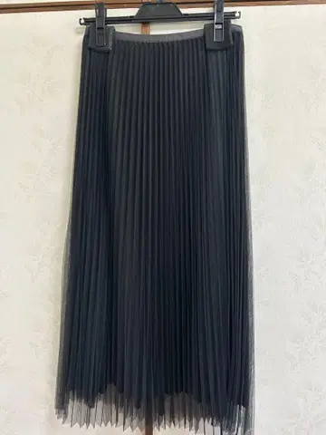 새상품 튤 플리츠 리버서블 롱 스커트 차콜