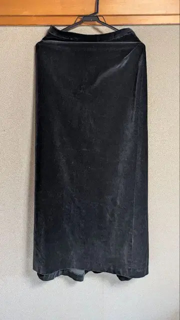 블랙 벨벳 타이트 롱 스커트