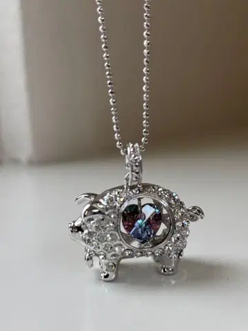 [미사용] 럭키 피그 크리스탈 목걸이