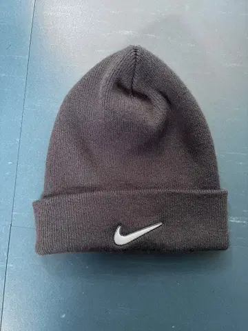 Nike 다크 그레이 니트 모자