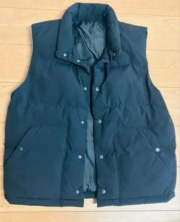 GU 블랙 다운 베스트