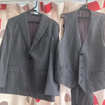 HILTON 스트라이프 비즈니스 정장 세트