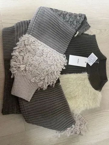 패치워크 오프숄더 니트