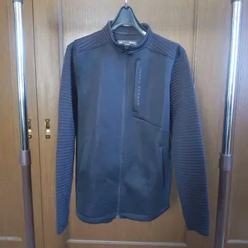 Under Armour 다크 그레이 집업 자켓