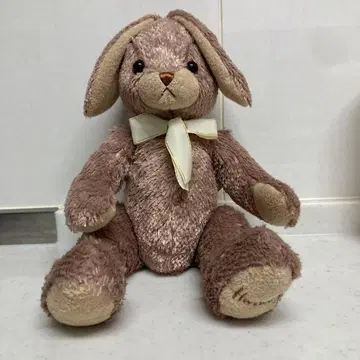 브라운 리본 포함 토끼 봉제 인형