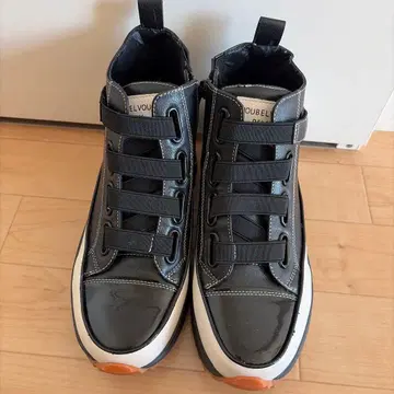 Noubel Voug Relax Sneakers 블랙 하이컷