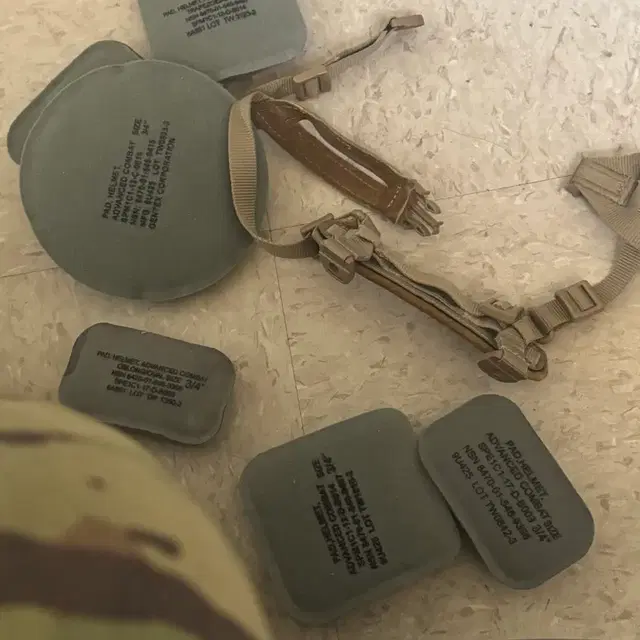 미군 ACH 방탄헬멧 신형 패드, 턱끈 판매합니다