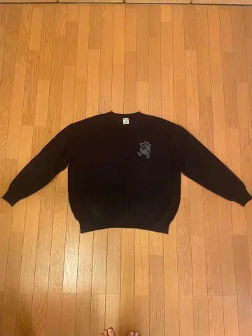 쿠퍼 캐릭터 자수 맨투맨 블랙