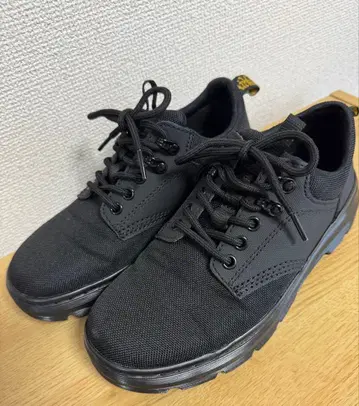 [ 새상품급 ] Dr. Martens 블랙 스니커즈