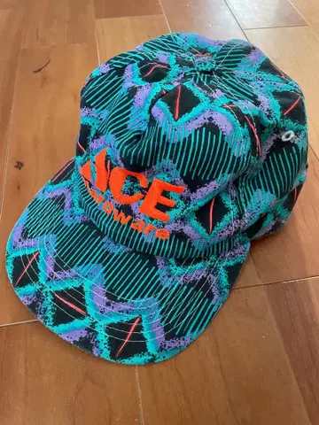 ACE Hardware 기하학 패턴 cap 캡 기업계 미국