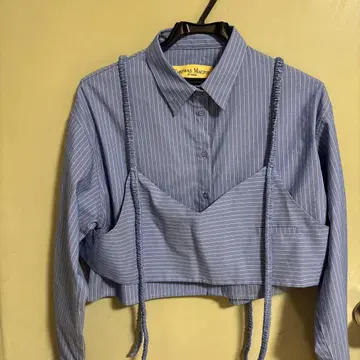 파랑과 하양 스트라이프 크롭 셔츠