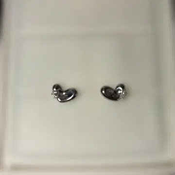 하트 모양 귀걸이 작은 다이아몬드 장식