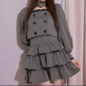 pium 초커 벨트 프릴 상의 티어드 프릴 미니 스커트 셋업