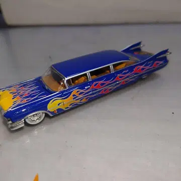 64분의 1 캐딜락 리무진