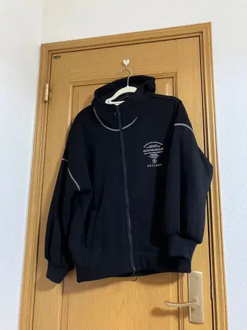 새상품급 ayane 봄버 히트 후드티 블랙