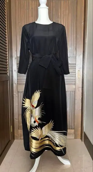 기모노 리메이크 블랙 전통 예복 기모노 롱 원피스 전체 자수