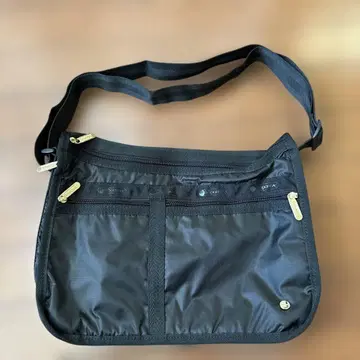 새상품 Chacott 콜라보 골드 지퍼 확장 숄더백 블랙