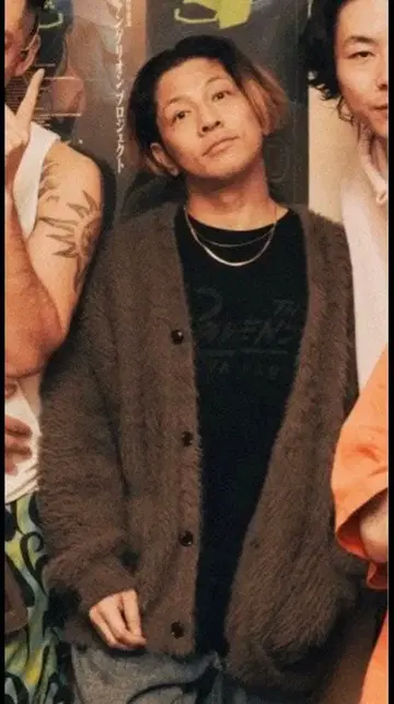 프릭스스토어 가디건 kj 착용