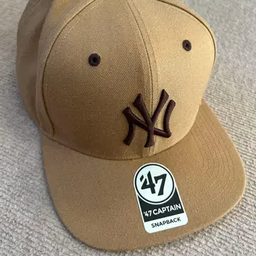 47 CAPTAIN 베이지 스냅백 캡