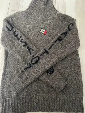 MU SPORT 니트 우에사코에미코 니트 스웨터