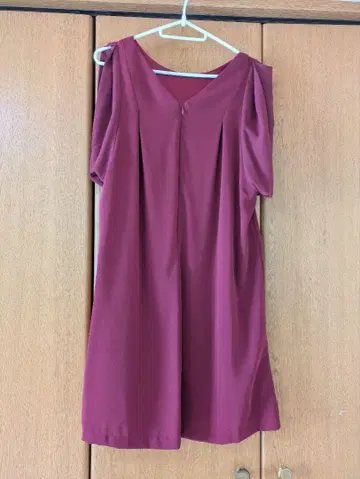 버건디 슬리브리스 원피스