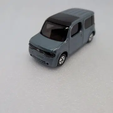 토미카 닛산 큐브