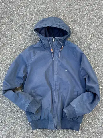 VOLCOM 네이비 점퍼