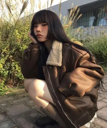 에니원모어 anyonemore 보아 페이크 무스탕 카라 부착 점퍼