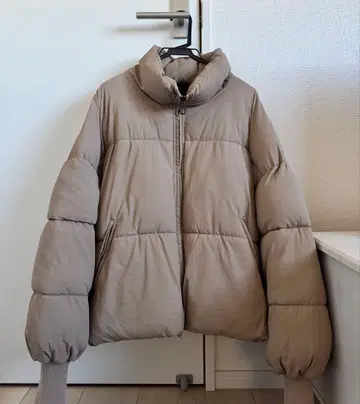 ZARA 베이지 숏 기장 다운 자켓